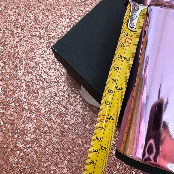 NWB. 100% Authentic
Versace La Medusa Metallic Ankle Strap
Sandals 8.5 pink - Picture 4 of 14